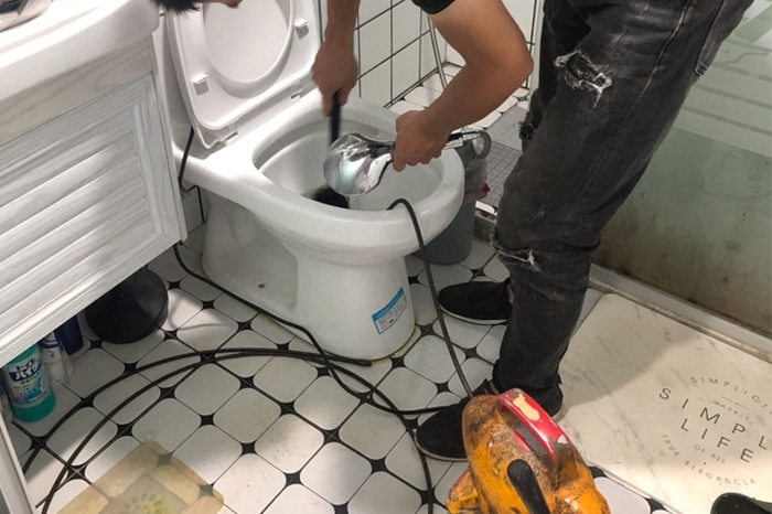 科尔沁右翼前疏通下水道