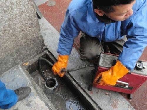 科尔沁右翼前疏通下水道