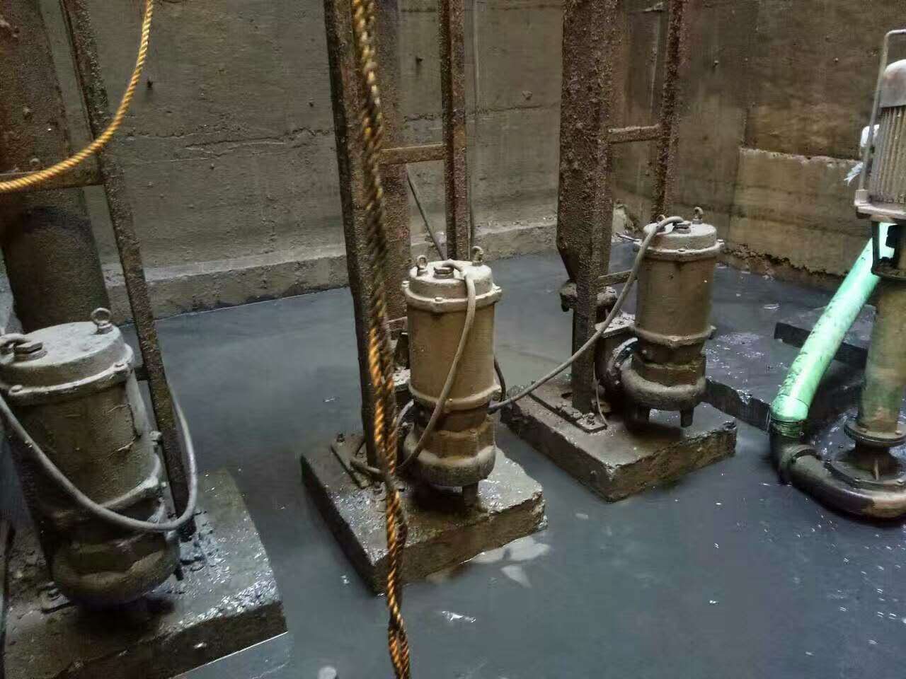 科尔沁右翼前污水池清理